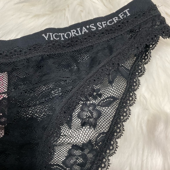 Bombshell Victoria's Secret Black Lace Bra and Panty Set - Picture 3 of 13